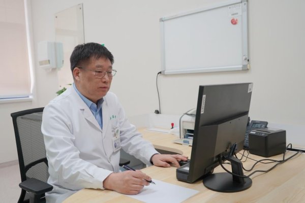 盈胜优配 一站式服务体系护航特应性皮炎患者：山东大学齐鲁医院(青岛)特应性皮炎(湿疹)专病门诊打造全流程健康管理新模式
